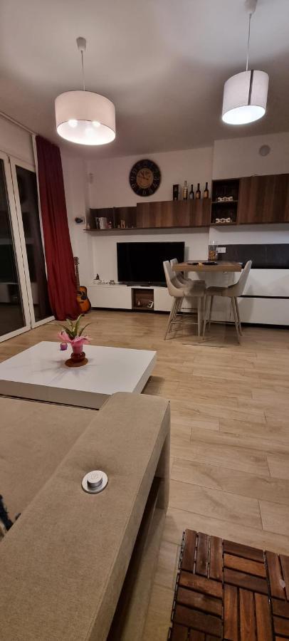 La Maison De Florina Milano Exteriör bild